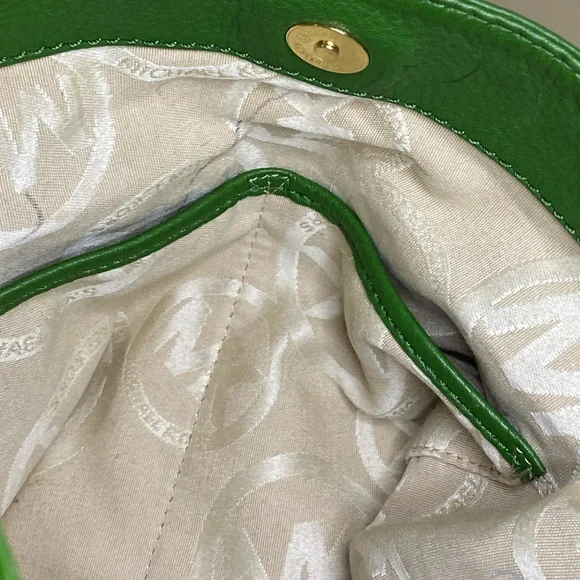 🎉HP🎉Michael Kors purse - Picture 15 of 16